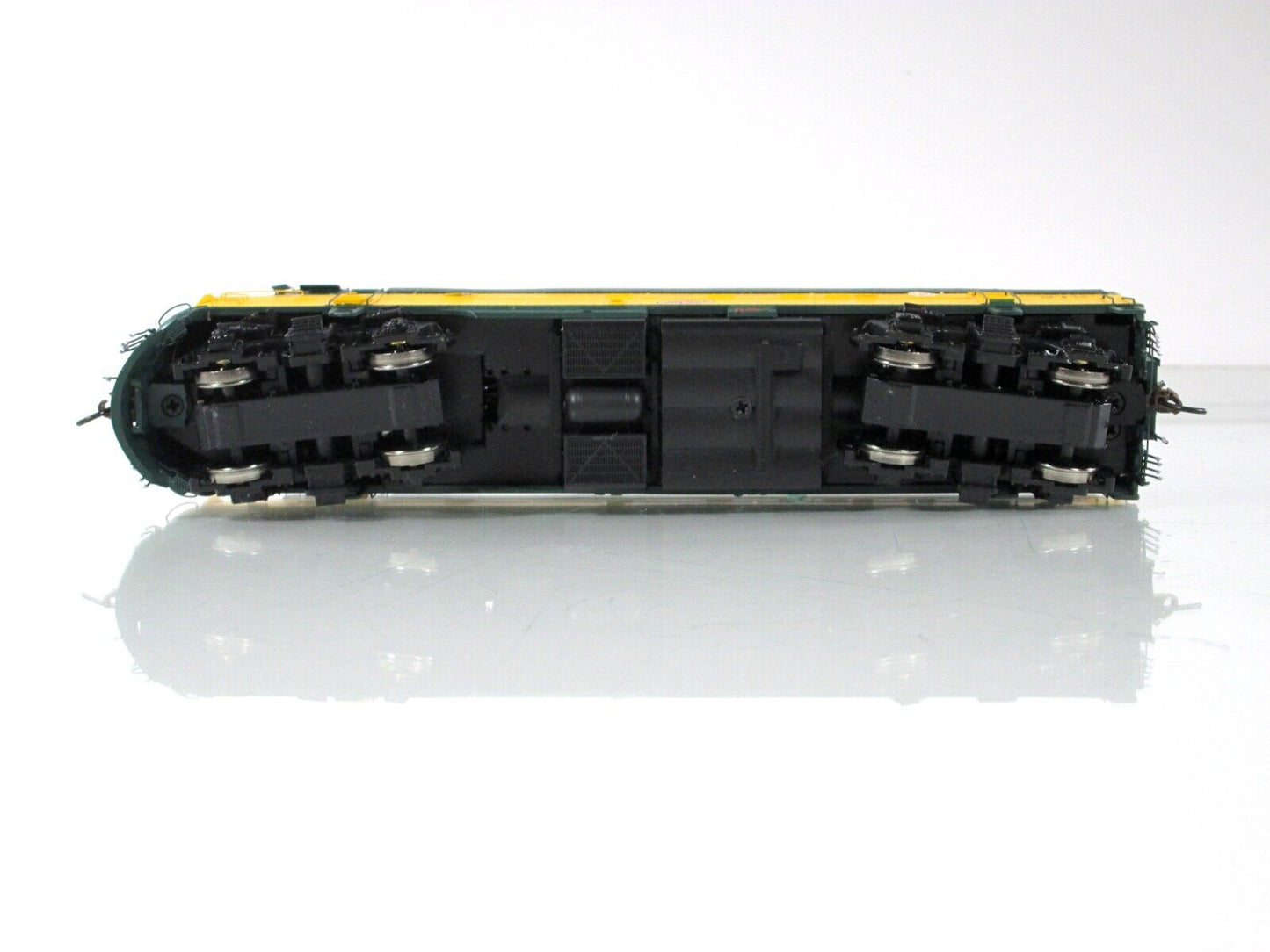 HO Scale **CHICAGO NORTH WESTERN** FP7A Locomotive #218 -Athearn G19319, DCC Rdy