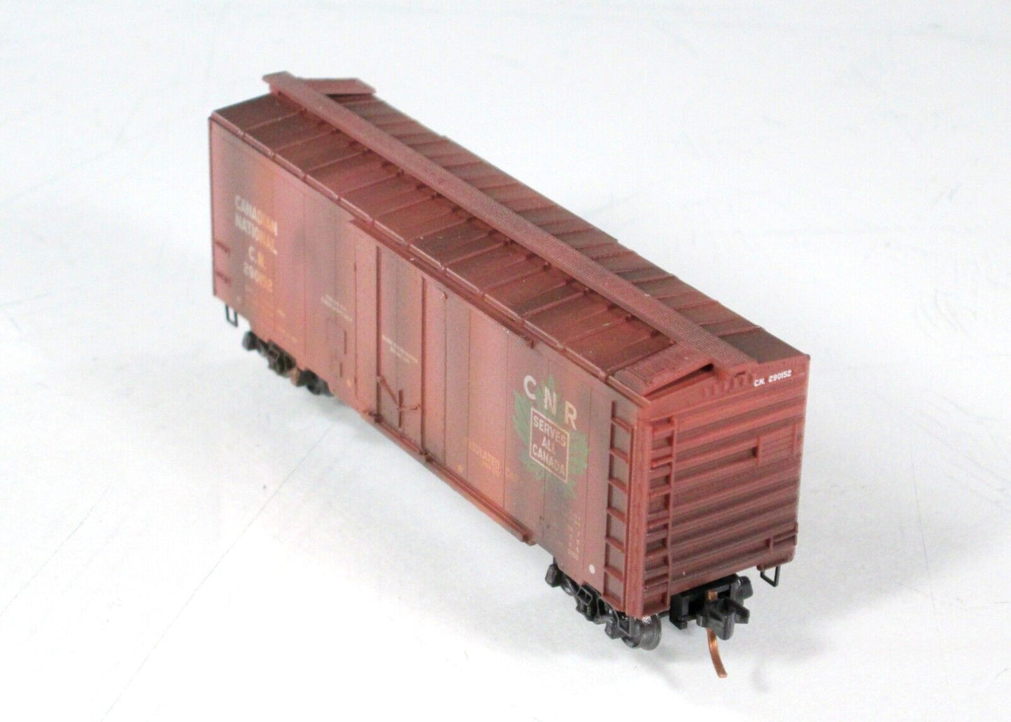 N Scale **CANADIAN NATIONAL** Weathered Box Car #290152 -- Micro Trains 02144120
