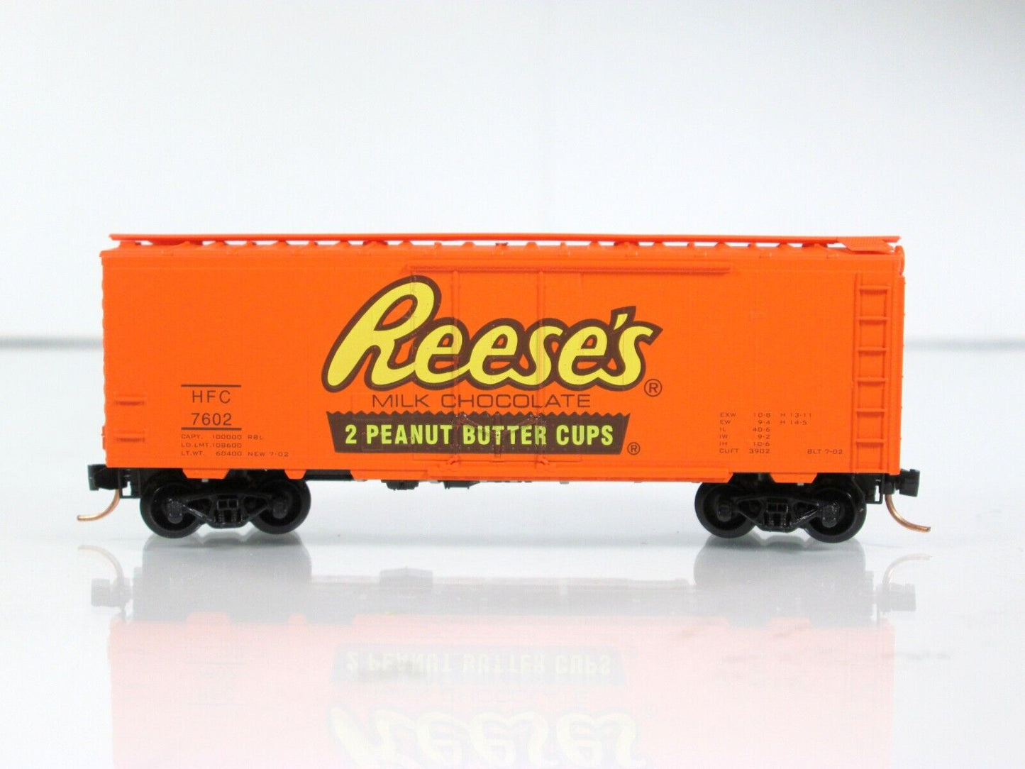 N Scale Hershey's ***REESE'S*** Peanut Butter Cups Box Car -- Micro Trains 21300