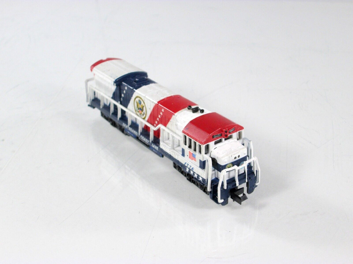 N Scale ***AMERICAN BICENTENNIAL*** U36B Locomotive, SCL 1776 ---- Bachmann 4670