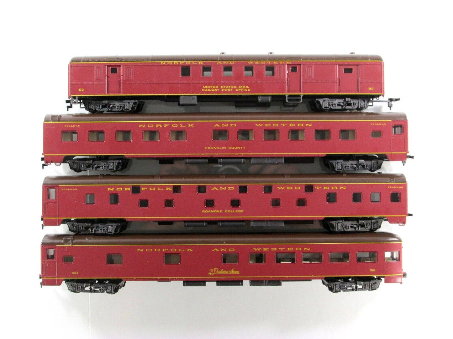 HO Scale ***NORFOLK & WESTERN*** 1930s Lightweight Passenger Set -Rivarossi 6943