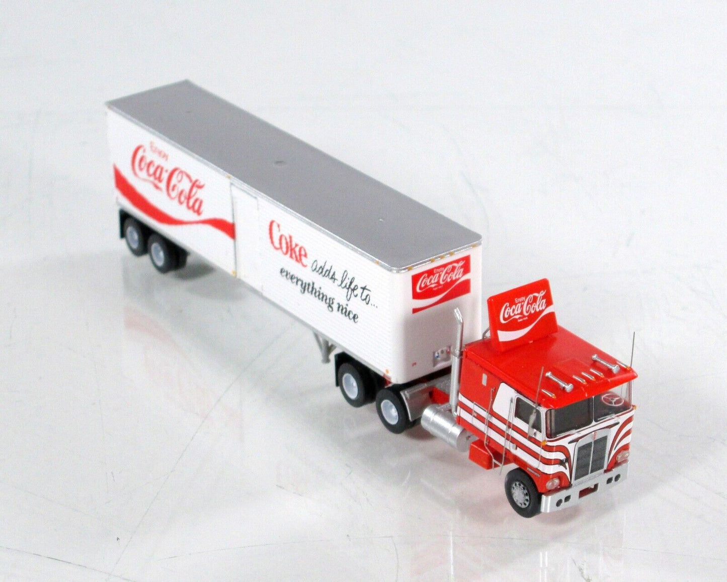 N Scale KENWORTH ***COCA-COLA*** K100 Tractor, 40' Trailer - Trainworx 51063