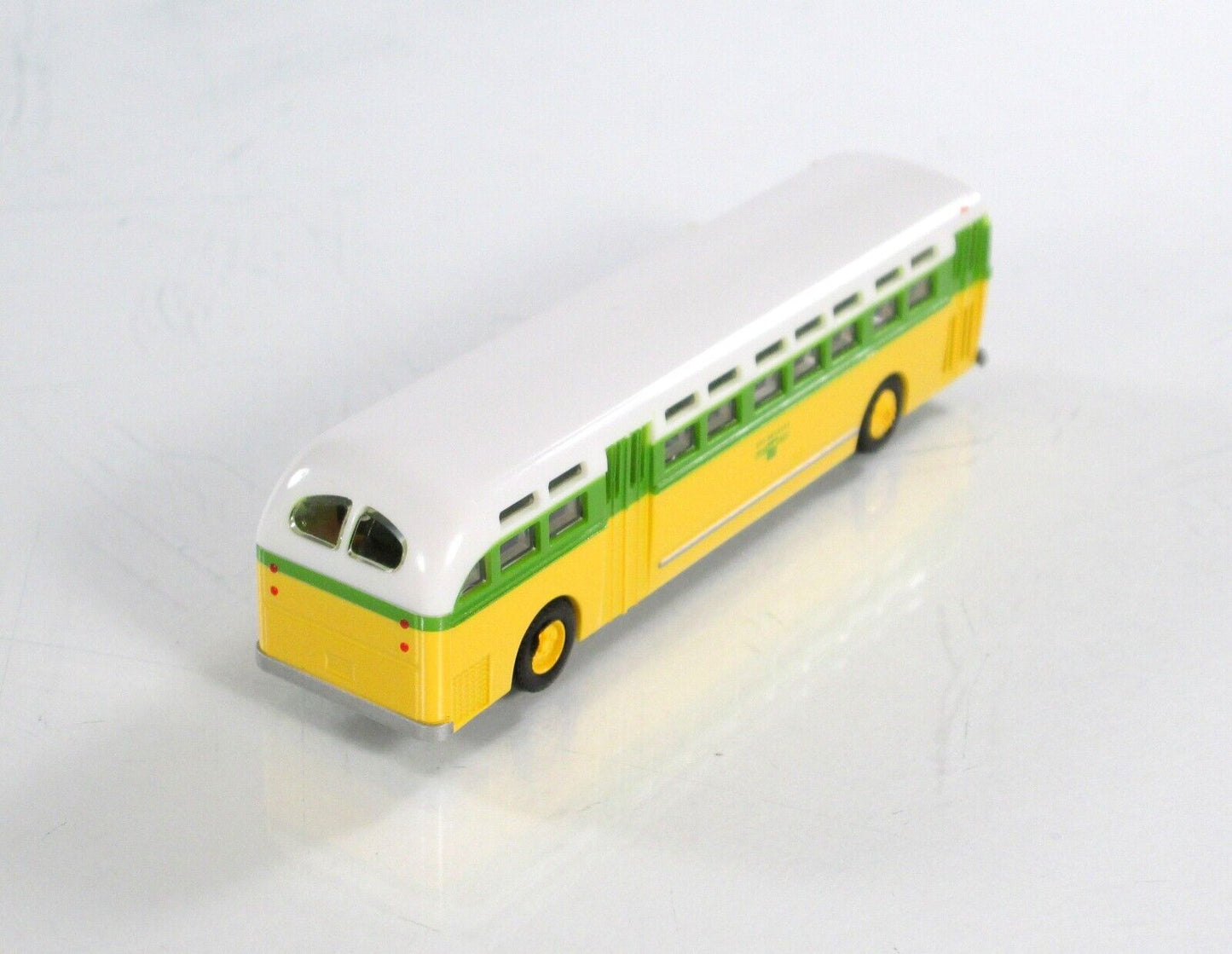 N Scale **LOS ANGELES** Motor Coach *Fruit Salad Scheme* - WHEELS of TIME 90422