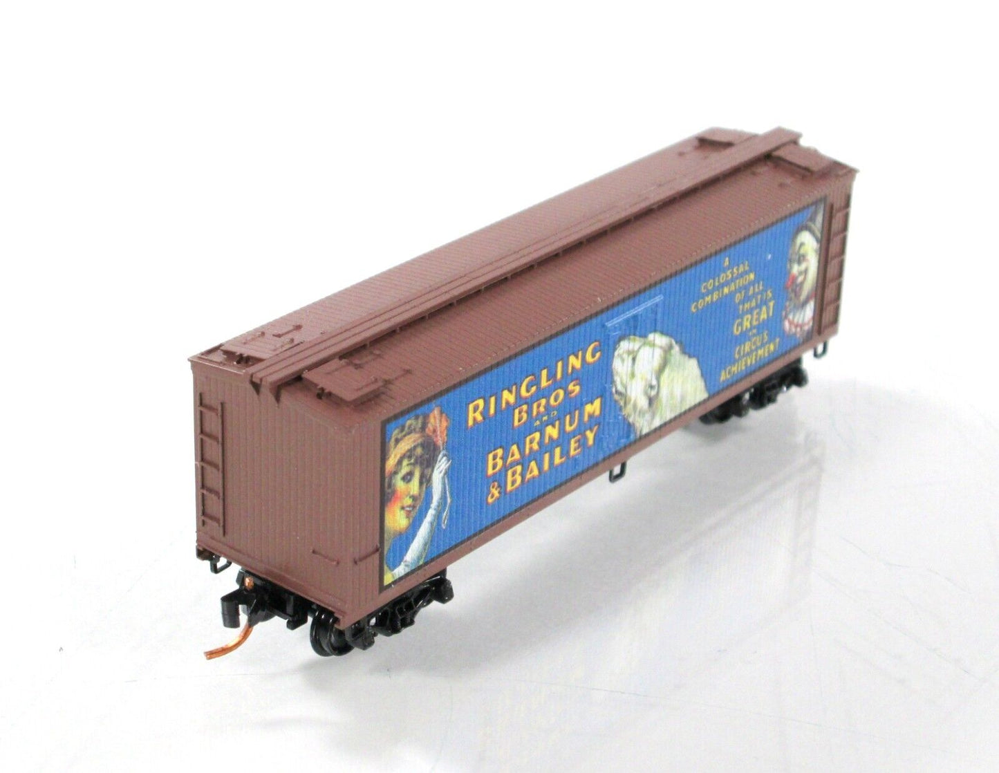 N Scale ***RINGLING CIRCUS*** Polar Bear 40' Box Car #8 -- Micro Trains 04700408