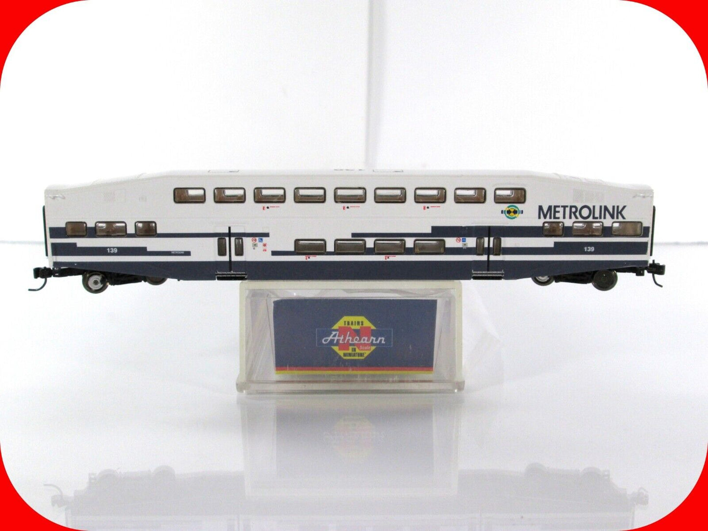 N Scale BOMBARDIER METROLINK Bi-Level Passenger Coach Car 139 ---- Athearn 26013