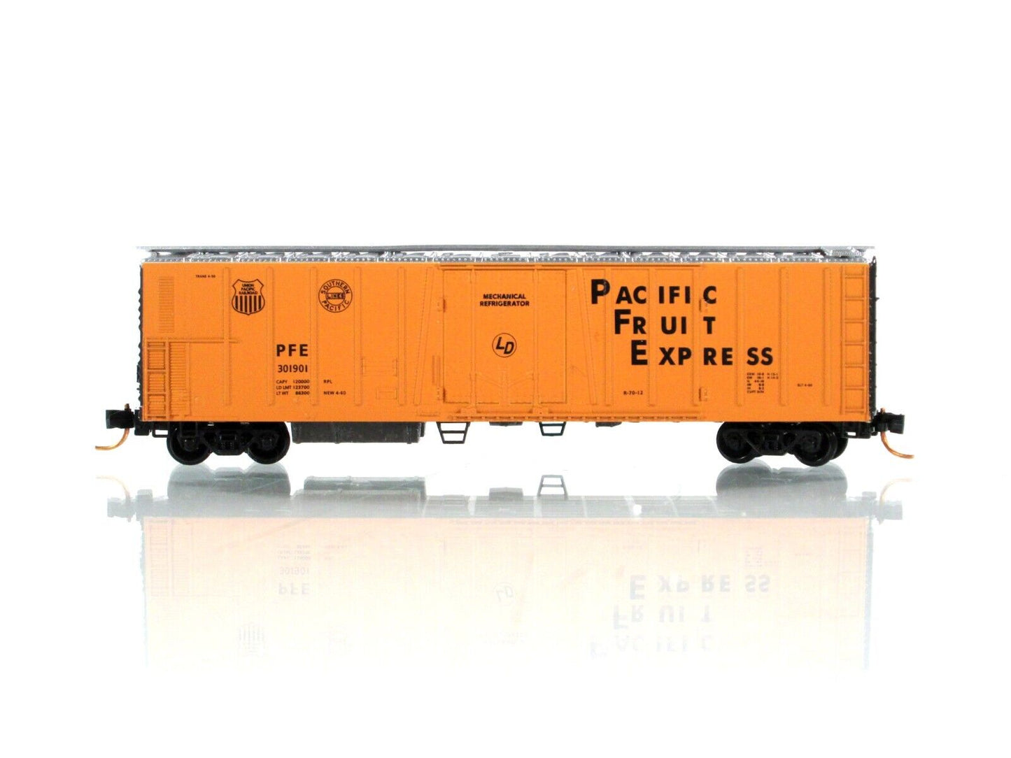 N Scale ***PACIFIC FRUIT EXPRESS*** Reefer 8-Pack Set ---- Micro Trains 99300802