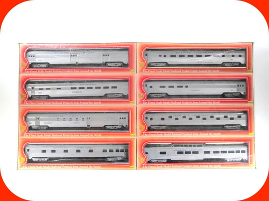 HO Scale ***READING*** Silver Lightweight Passenger Car 8-Pack Set --- IHC 47918