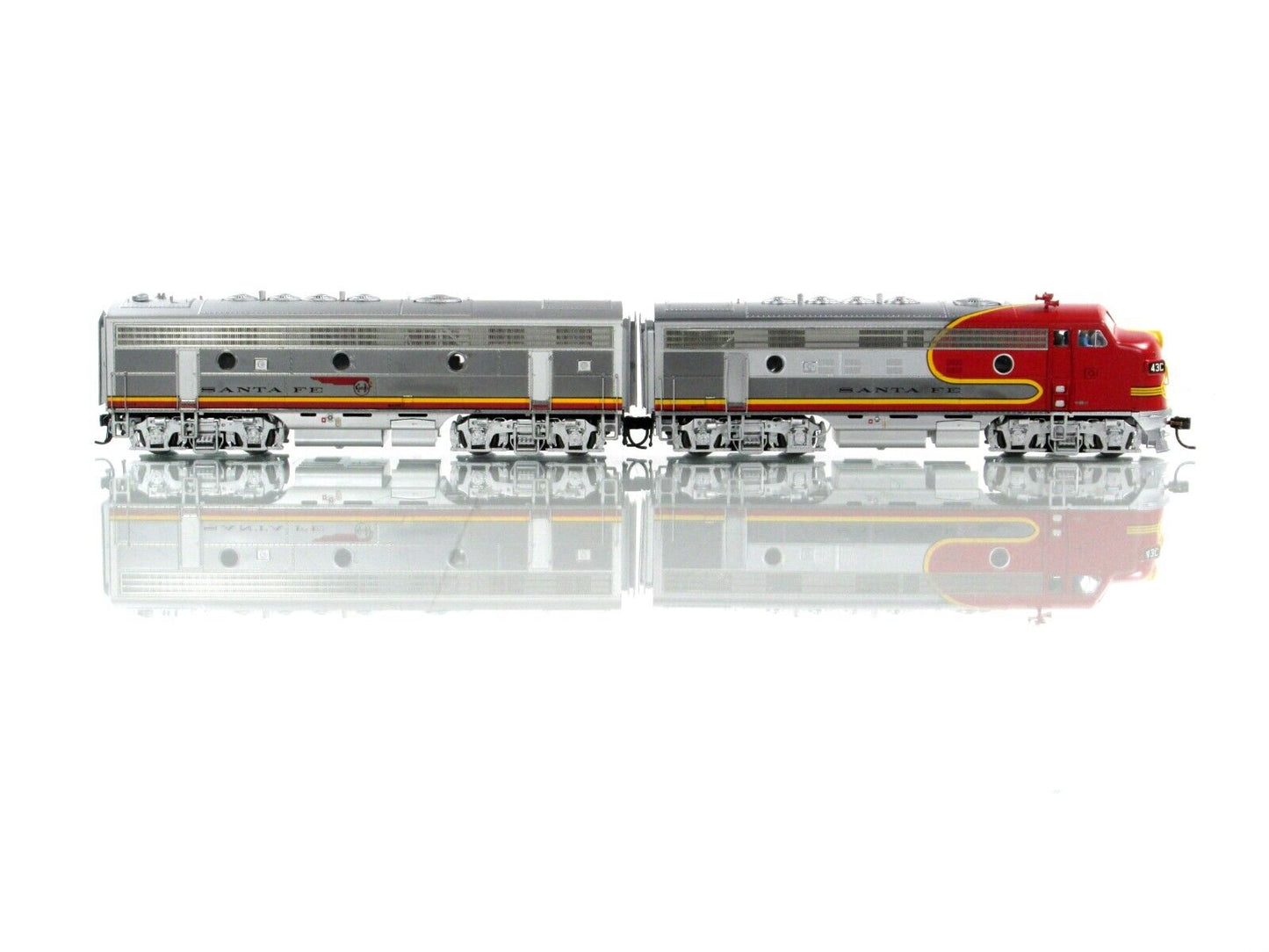 HO Scale ***SANTA FE*** F7A-F7B #43 ---- Walthers 920-40698 w/ DCC Tsunami Sound