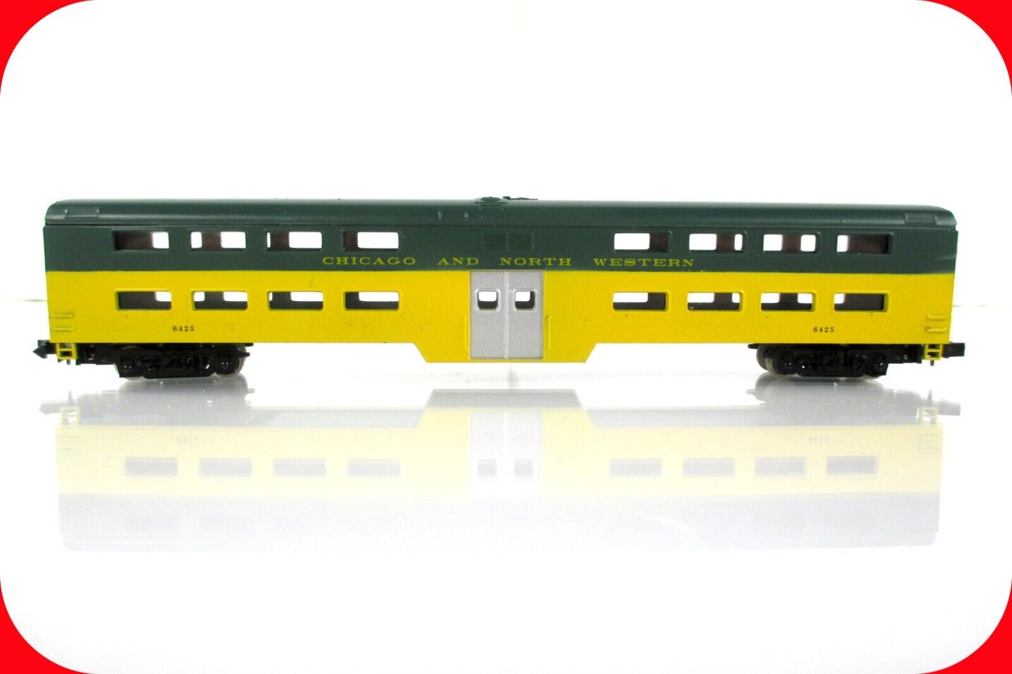 N Scale CHICAGO & NORTH WESTERN Bi-Level Commuter Coach, CNW 6425 - Con-Cor 4401