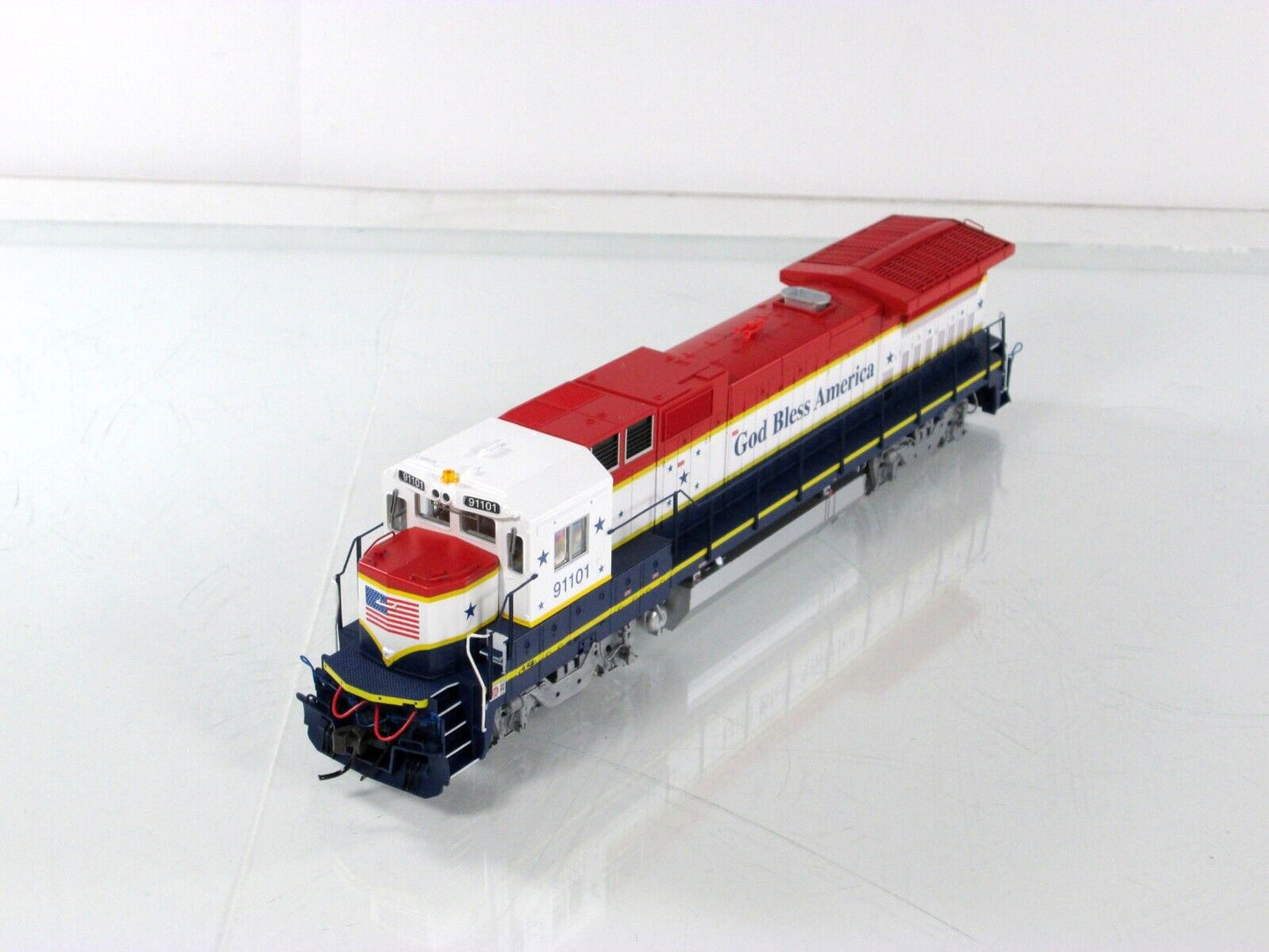 HO Scale *GOD BLESS AMERICA, 9/11* Dash 8-40B -Atlas Master 9013, DCC Rdy, *Read