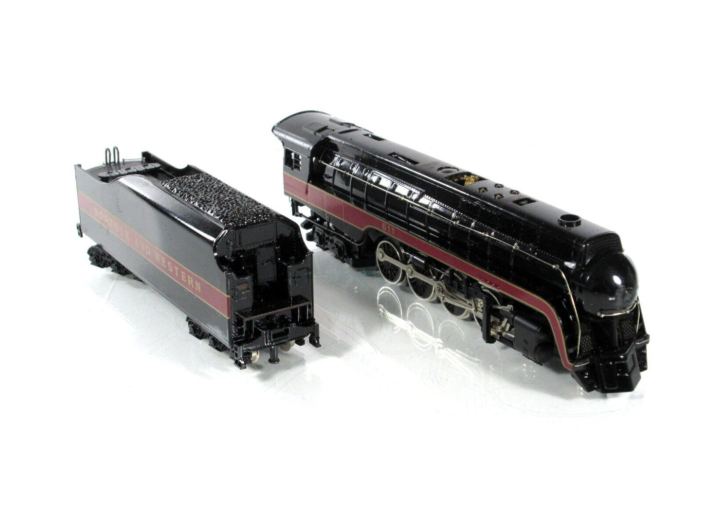 HO Scale **NORFOLK WESTERN** Class J 4-8-4 Locomotive #611 - Bachmann 41-0657-A4