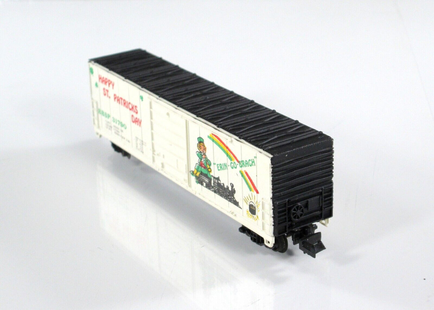 N Scale **HAPPY ST PATRICK'S DAY** 50' Box Car #31790 - Bev-Bel / Life-Like 2171
