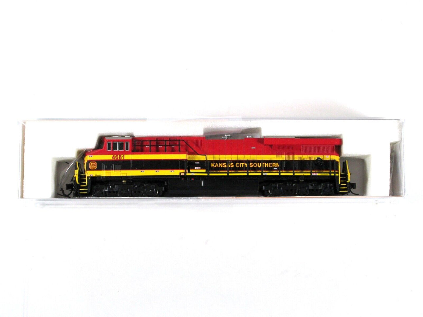 N Scale ***KANSAS CITY SOUTHERN*** ES44AC #4681 ---- Fox Valley 70204, DCC Ready