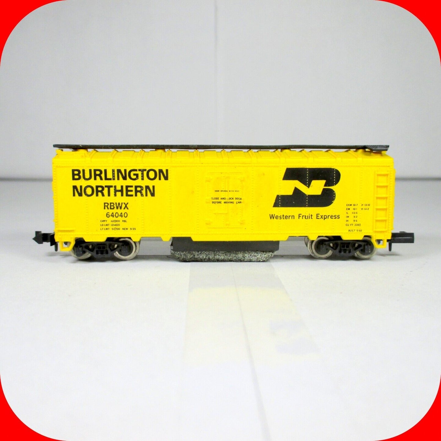 N Scale ***BURLINGTON NORTHERN*** TRACK CLEANER Box Car, RBWX 64040,  ROCO 25900