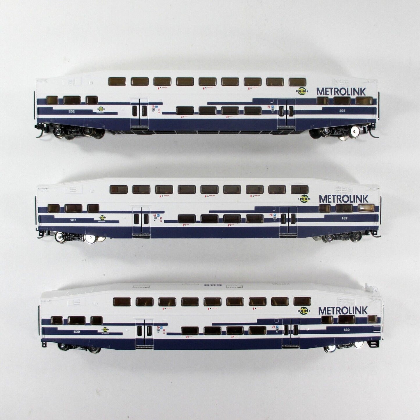 N Scale **METROLINK** Bombardier Bi-Level Passenger 3-Car Set ---- Athearn 10160