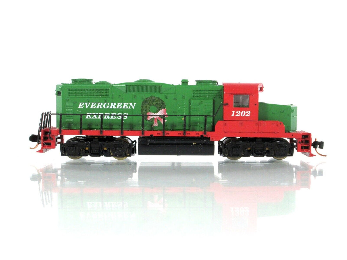 N Scale ***EVERGREEN EXPRESS*** GP-20 Christmas Locomotive #1202 -- Micro Trains