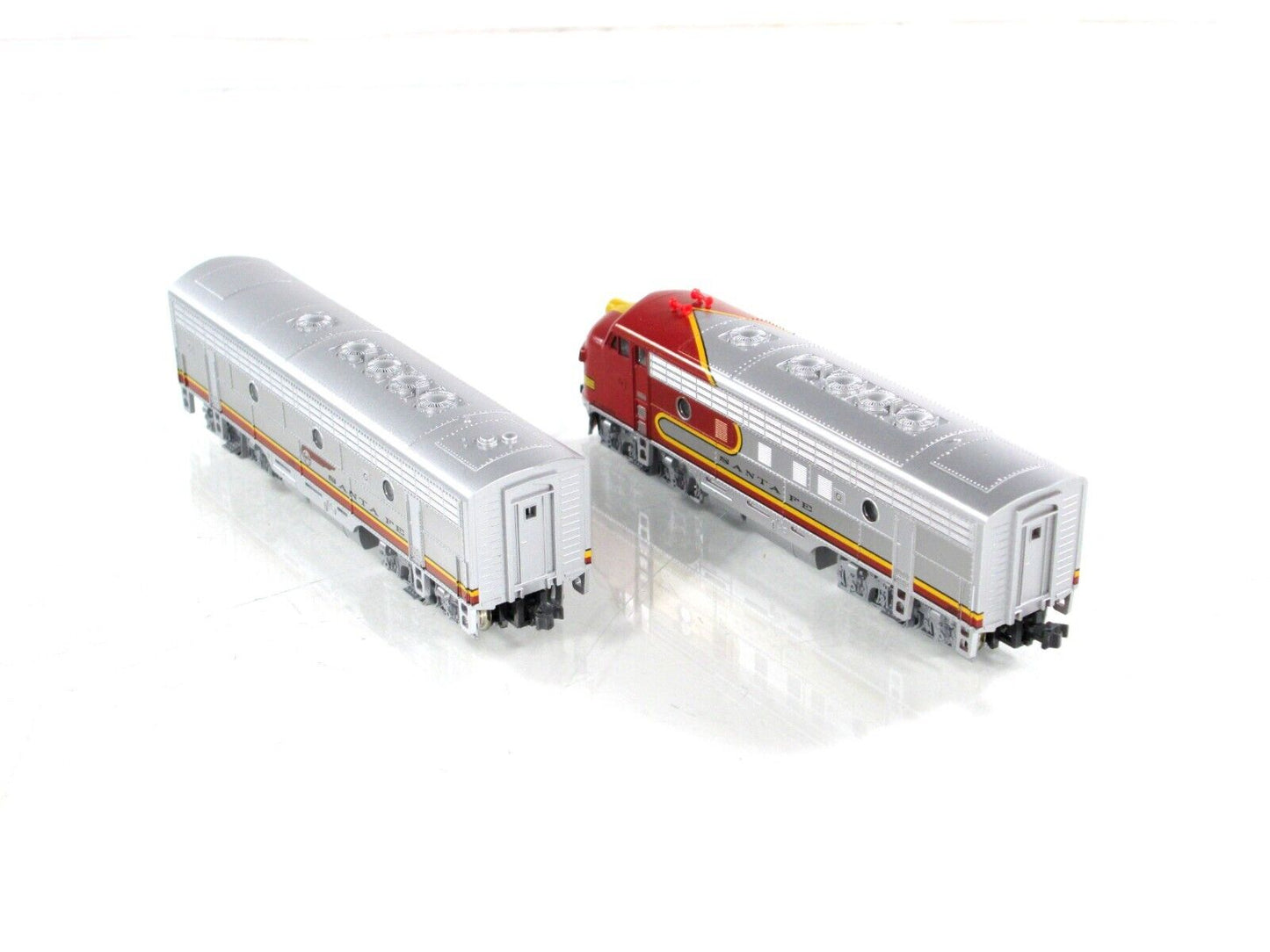 N Scale ***SANTA FE*** F7 Warbonnet AB Locomotive Set, ATSF 306 -- Kato 176-0405