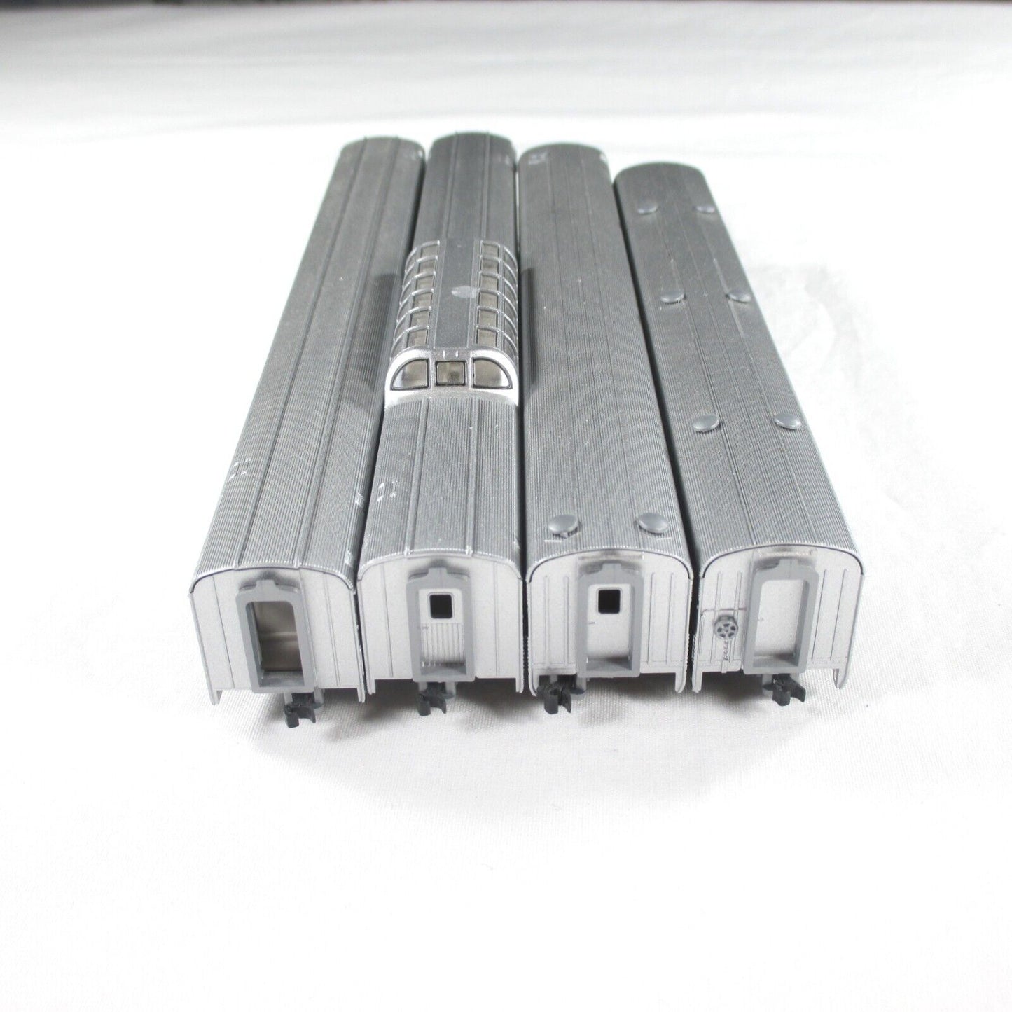 N Scale ***SANTA FE*** Lightweight Corrugated Passenger 4-Set B - Kato 106-1604