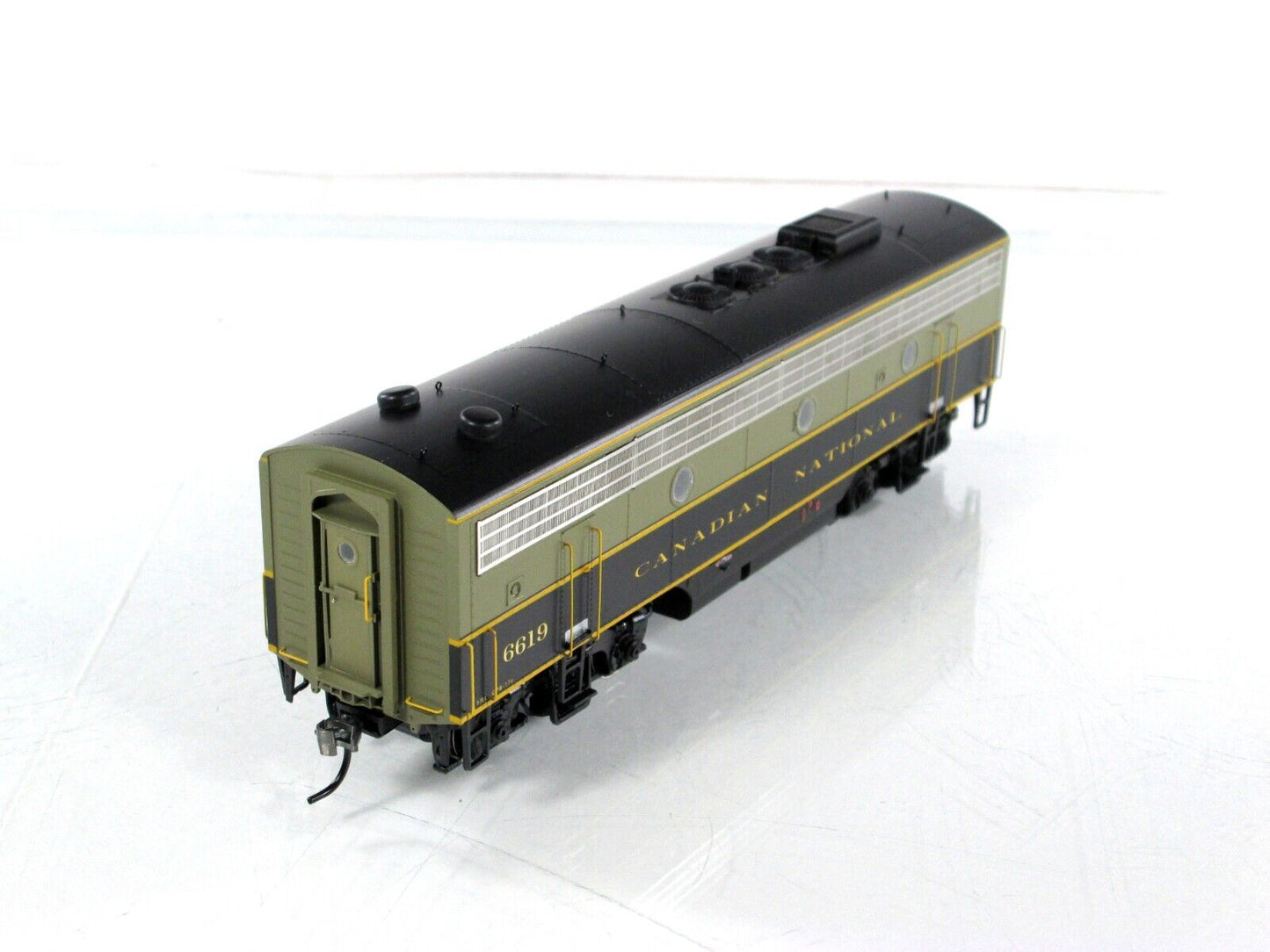 HO Scale ***CANADIAN NATIONAL*** F9B #6619 - Intermountain 49587-08, DCC Ready