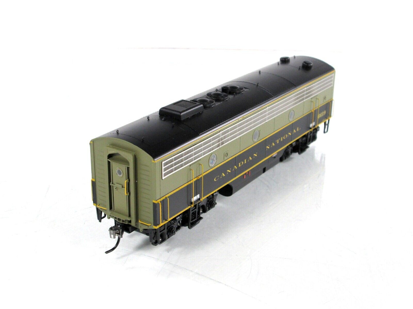 HO Scale ***CANADIAN NATIONAL*** F9B #6619 - Intermountain 49587-08, DCC Ready