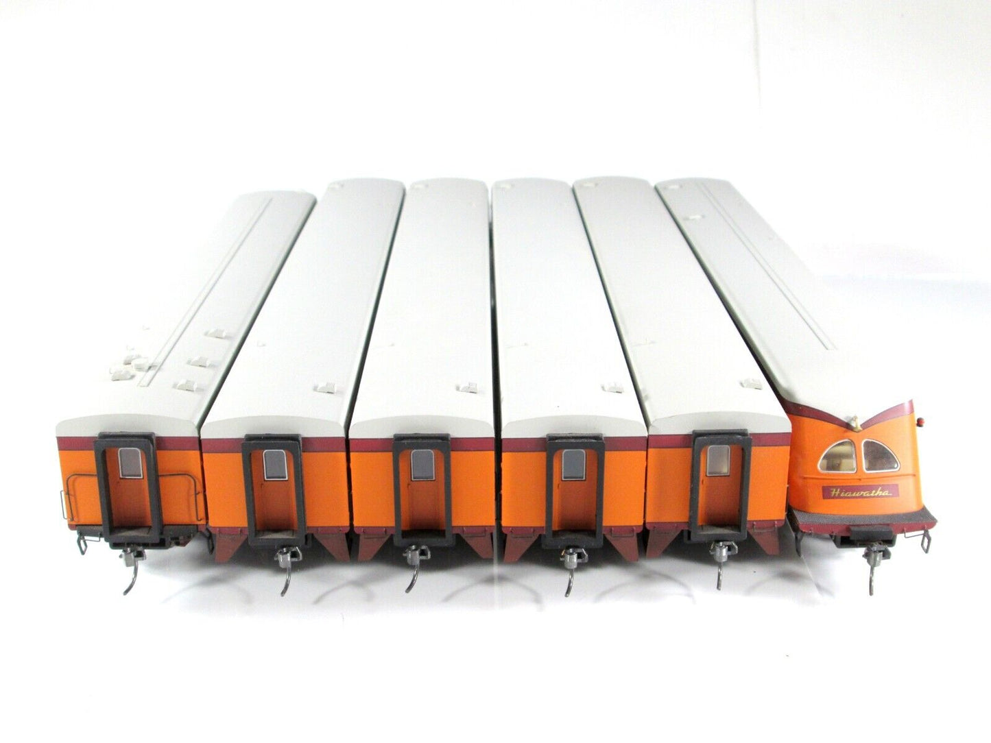 HO Scale **MILWAUKEE RD** 1935 HIAWATHA Passenger Car 6-Pack - FOX VALLEY 10001