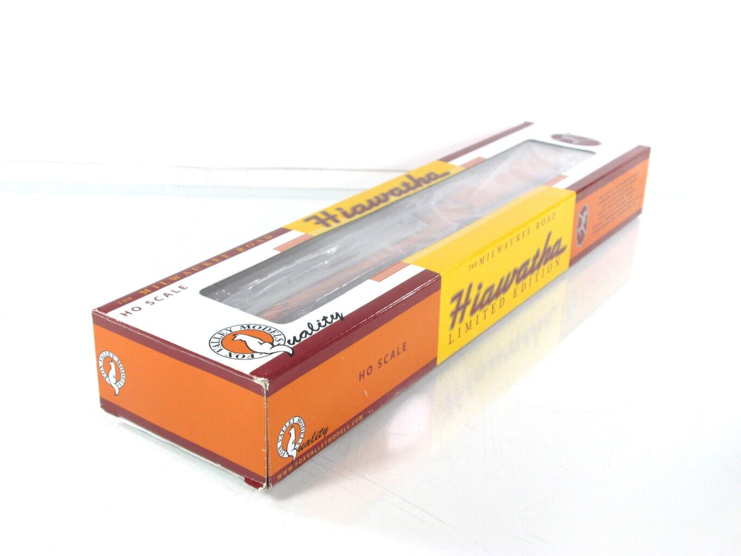 HO Scale **MILWAUKEE** 1935 Hiawatha Class A 4-4-2 - FOX VALLEY 10001, DCC Sound