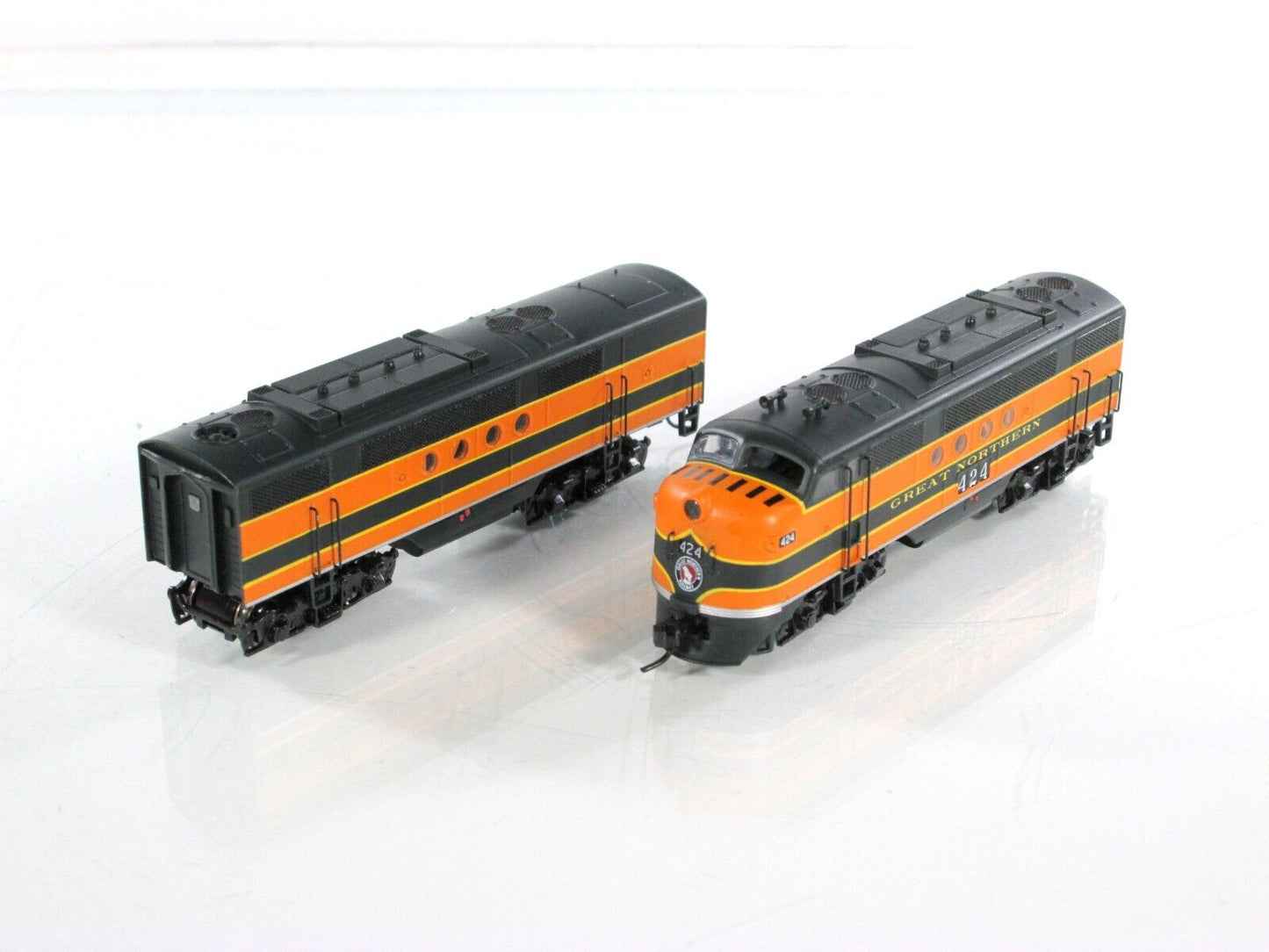N Scale *GREAT NORTHERN EMPIRE BUILDER* FT A/B - Intermountain 69002-02, DCC Rdy