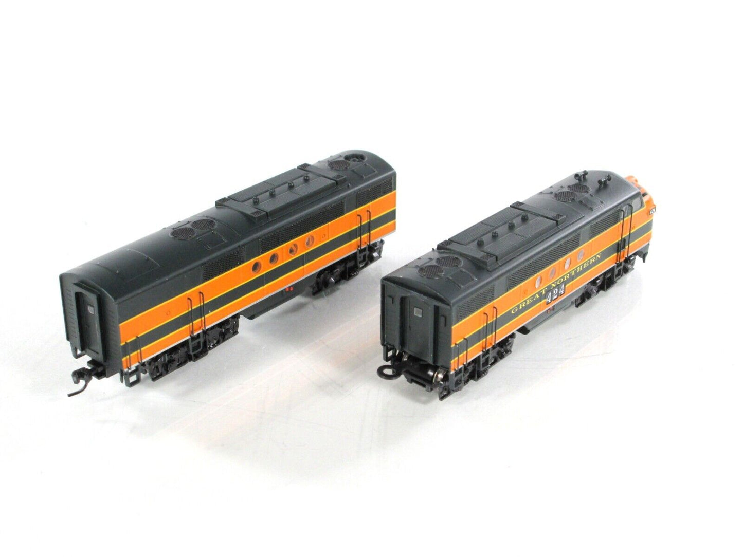 N Scale *GREAT NORTHERN EMPIRE BUILDER* FT A/B - Intermountain 69002-02, DCC Rdy
