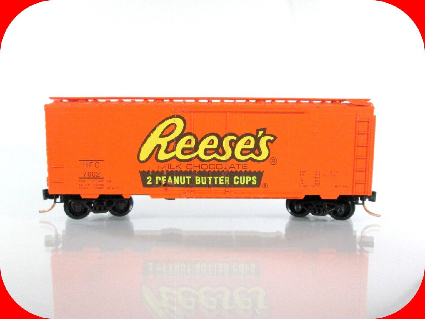 N Scale Hershey's REESE'S Peanut Butter Cups 40' Box Car ---  Micro Trains 21300
