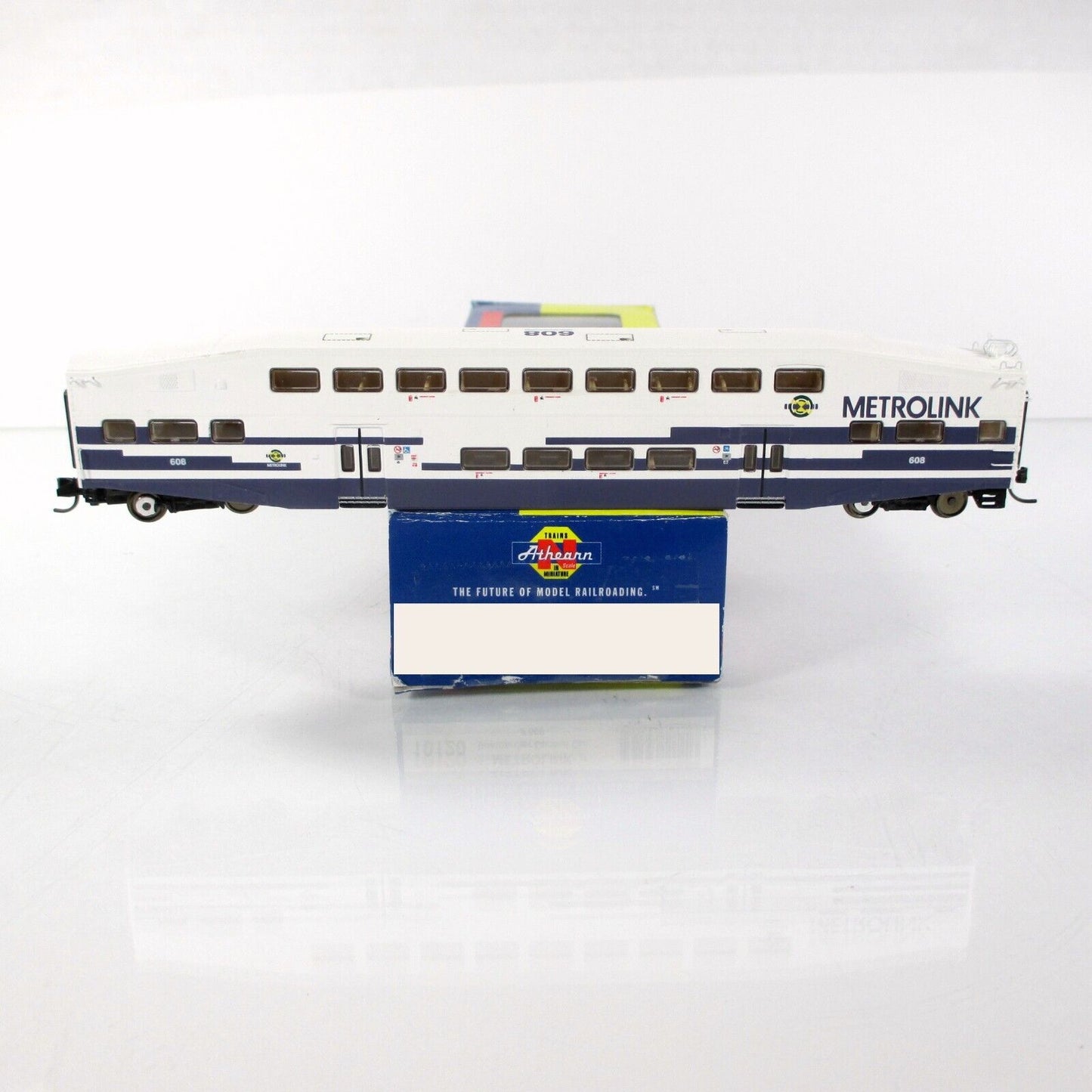 N Scale BOMBARDIER METROLINK Passenger Commuter Control Car #608 - Athearn 10120