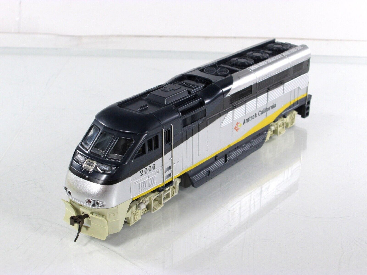 HO Scale **AMTRAK CALIFORNIA** Bombardier F59PHI Locomotive #2006 - Athearn 2607