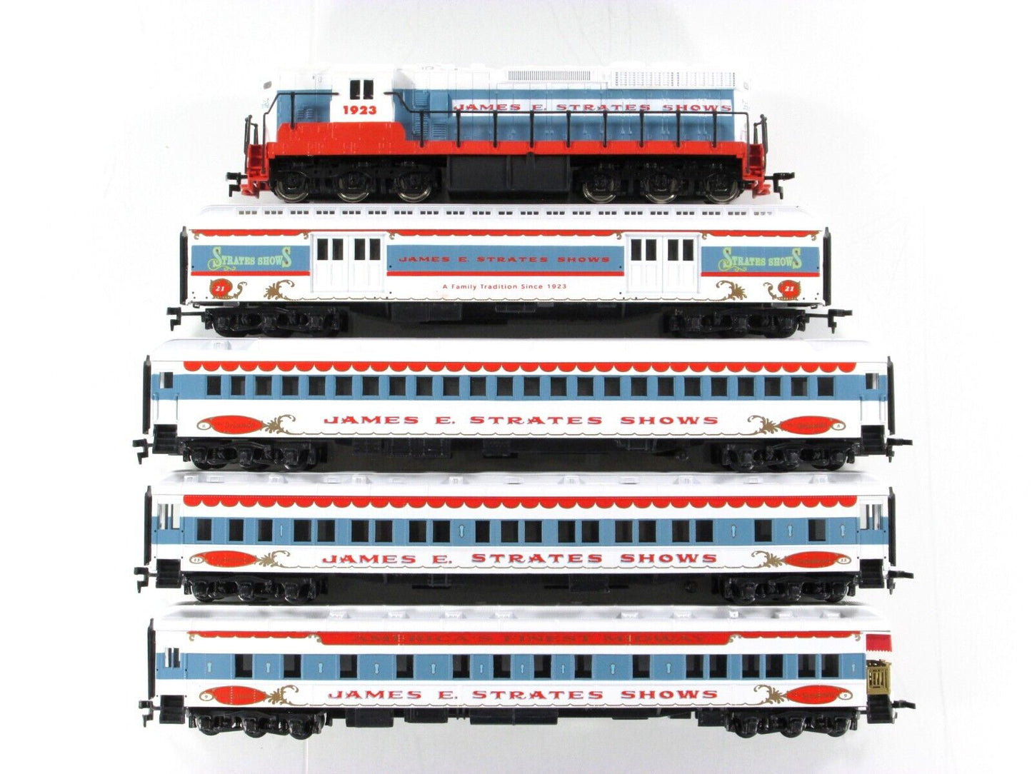 HO Scale ***JAMES E. STRATES*** Carnival Shows, Locomotive & Passenger Set - IHC