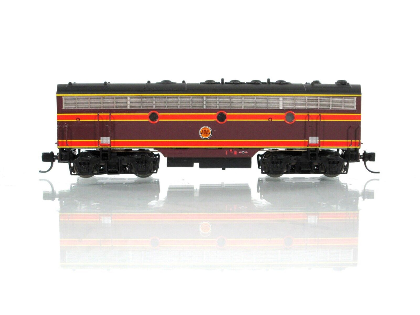 N Scale **CHICAGO GREAT WESTERN*** EMD F7B - Intermountain 69747, DCC Rdy **RARE