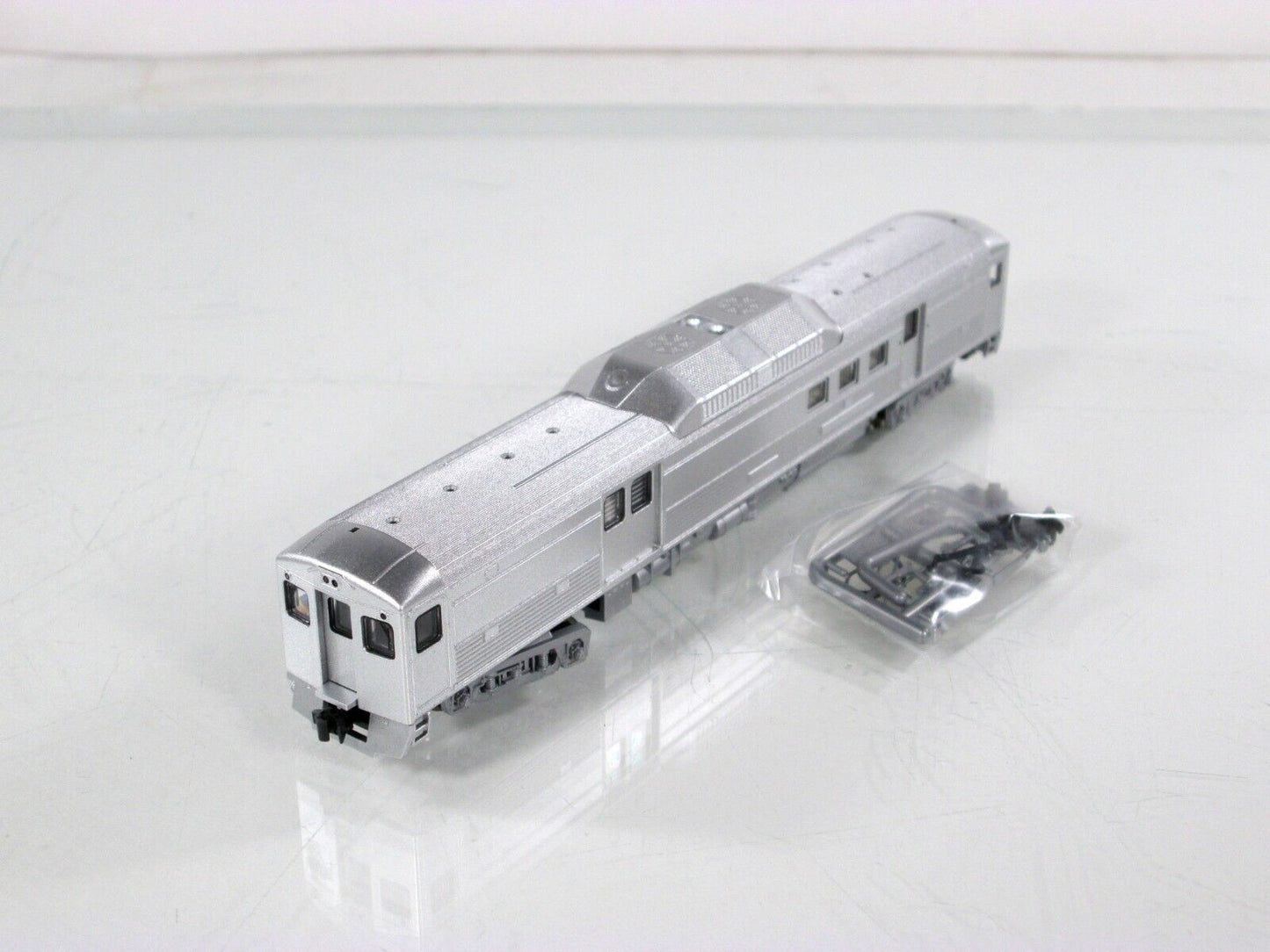 N Scale ***RAIL DIESEL CAR*** RDC-4 Unlettered -- Kato 166-0300, DCC Ready