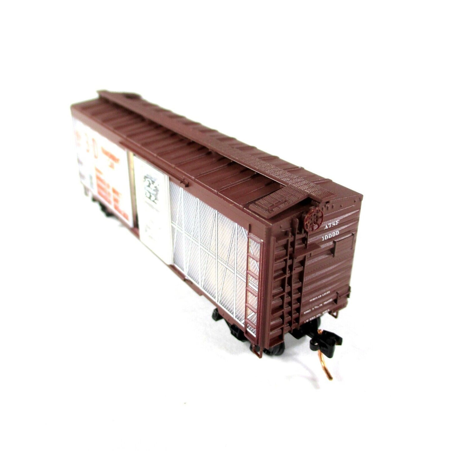 N Scale ***SANTA FE*** Transparent Impact Demo Box Car --- Micro Trains 02000197