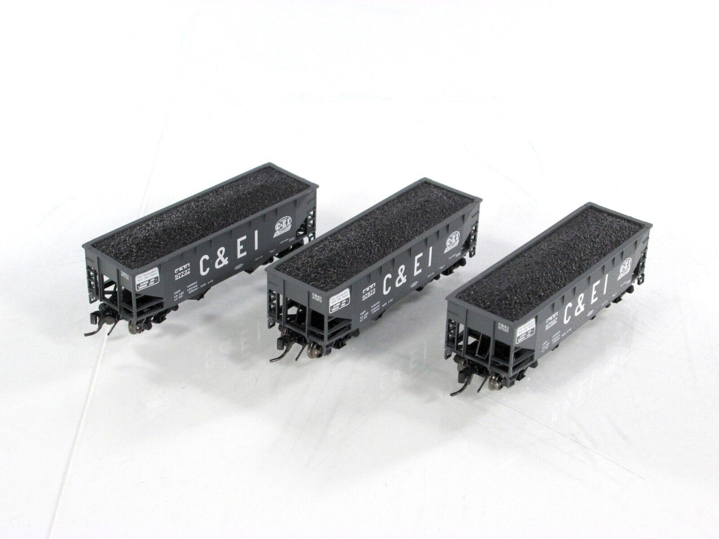 N Scale **CHICAGO & EASTERN ILLINOIS** Coal Hopper 3-Set w/ Loads -Bluford 66033