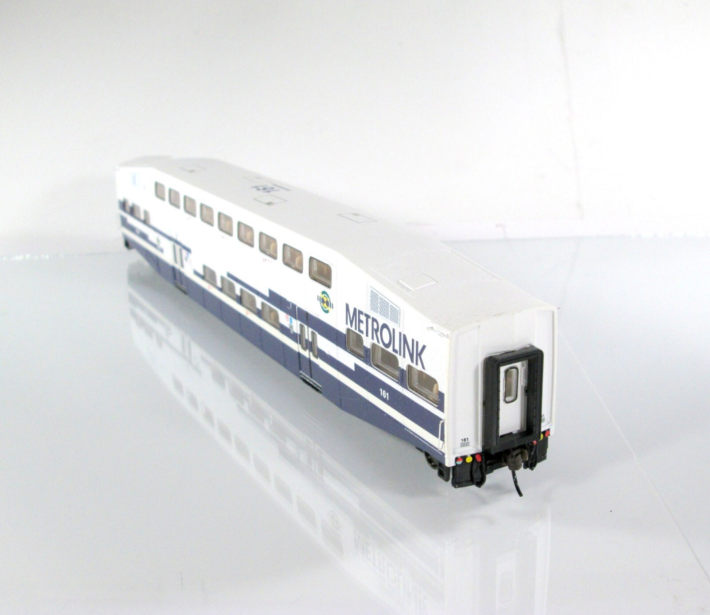HO Scale ***METROLINK*** Bombardier Passenger Commuter Coach #161 - Athearn 2560