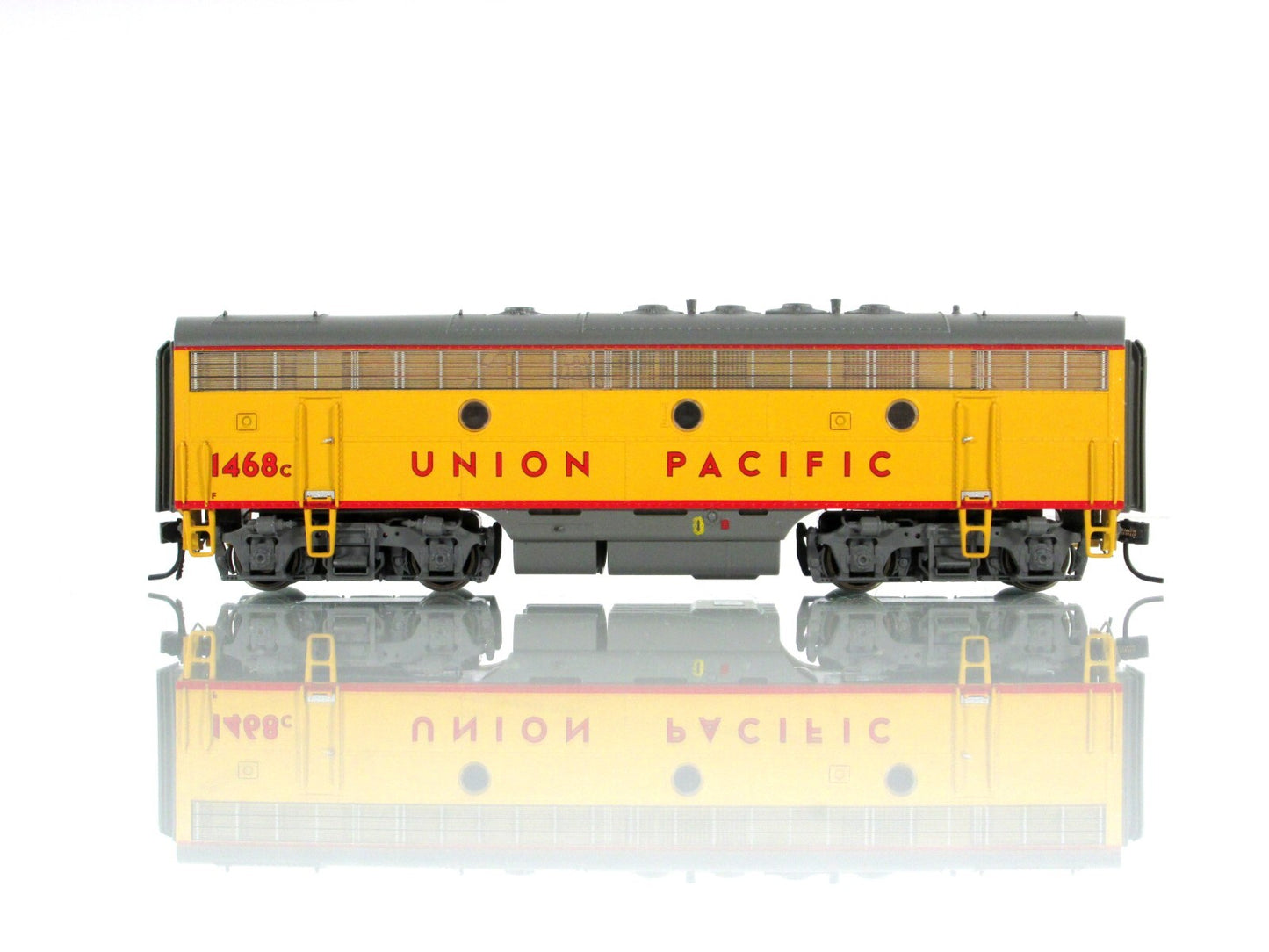 HO Scale ***UNION PACIFIC*** F7B Locomotive #1486C - Broadway 428, DCC QSI Sound