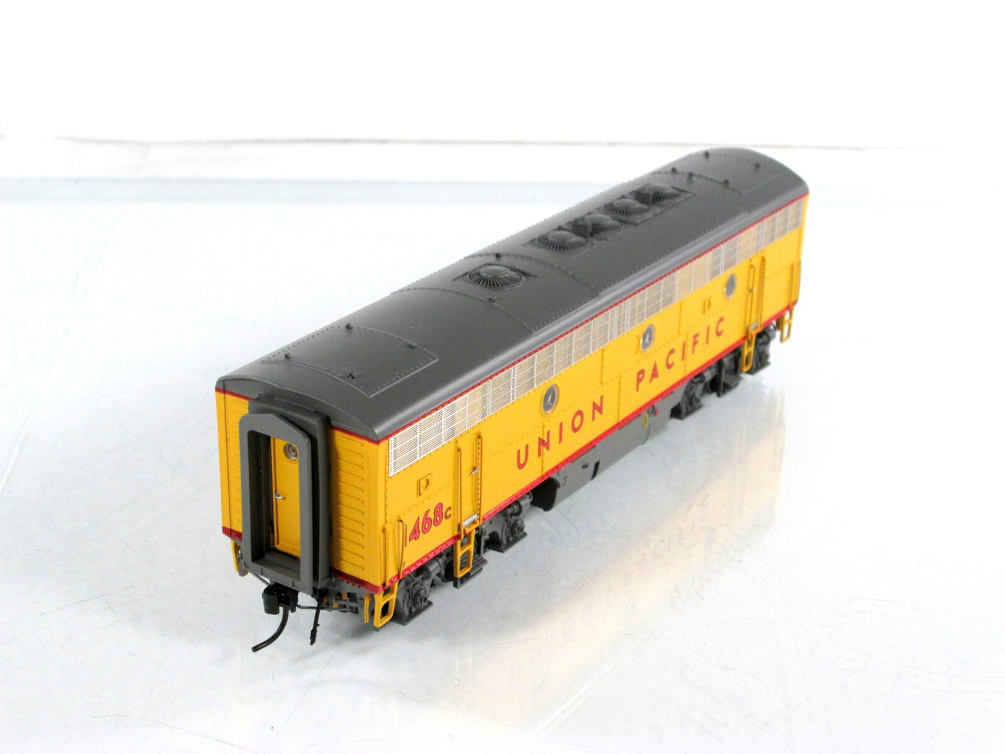 HO Scale ***UNION PACIFIC*** F7B Locomotive #1486C - Broadway 428, DCC QSI Sound