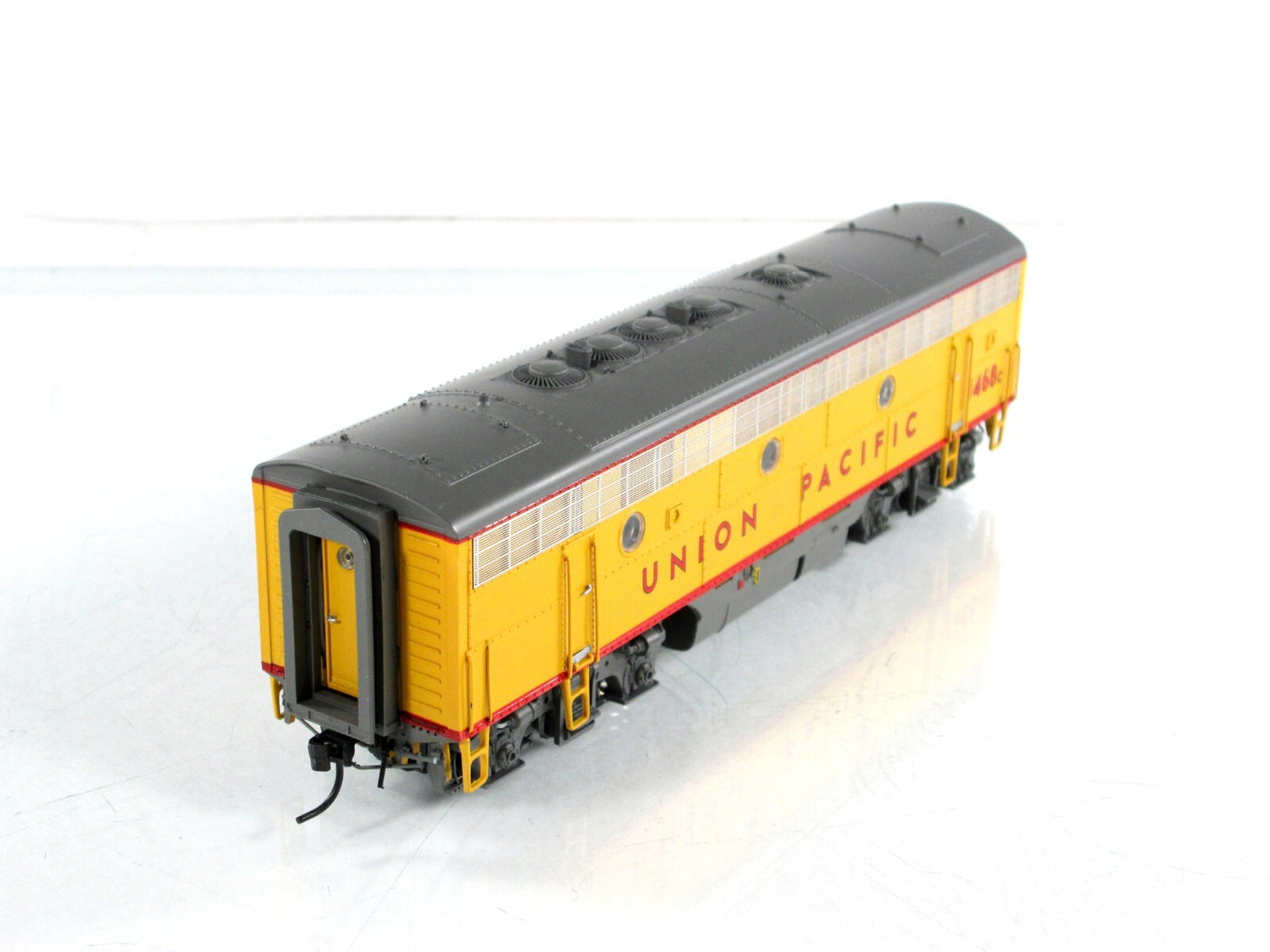 HO Scale ***UNION PACIFIC*** F7B Locomotive #1486C - Broadway 428, DCC QSI Sound