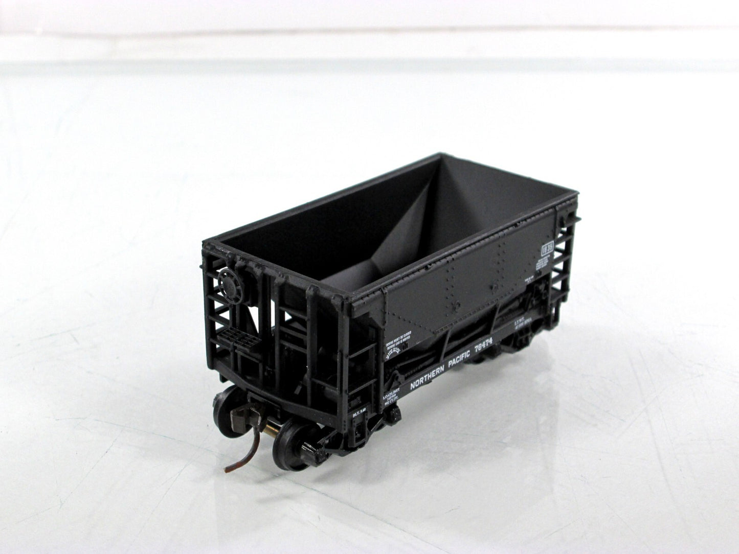 HO Scale ***NORTHERN PACIFIC*** Mining Ore Car 12-Pack Set -- Walthers 932-4455
