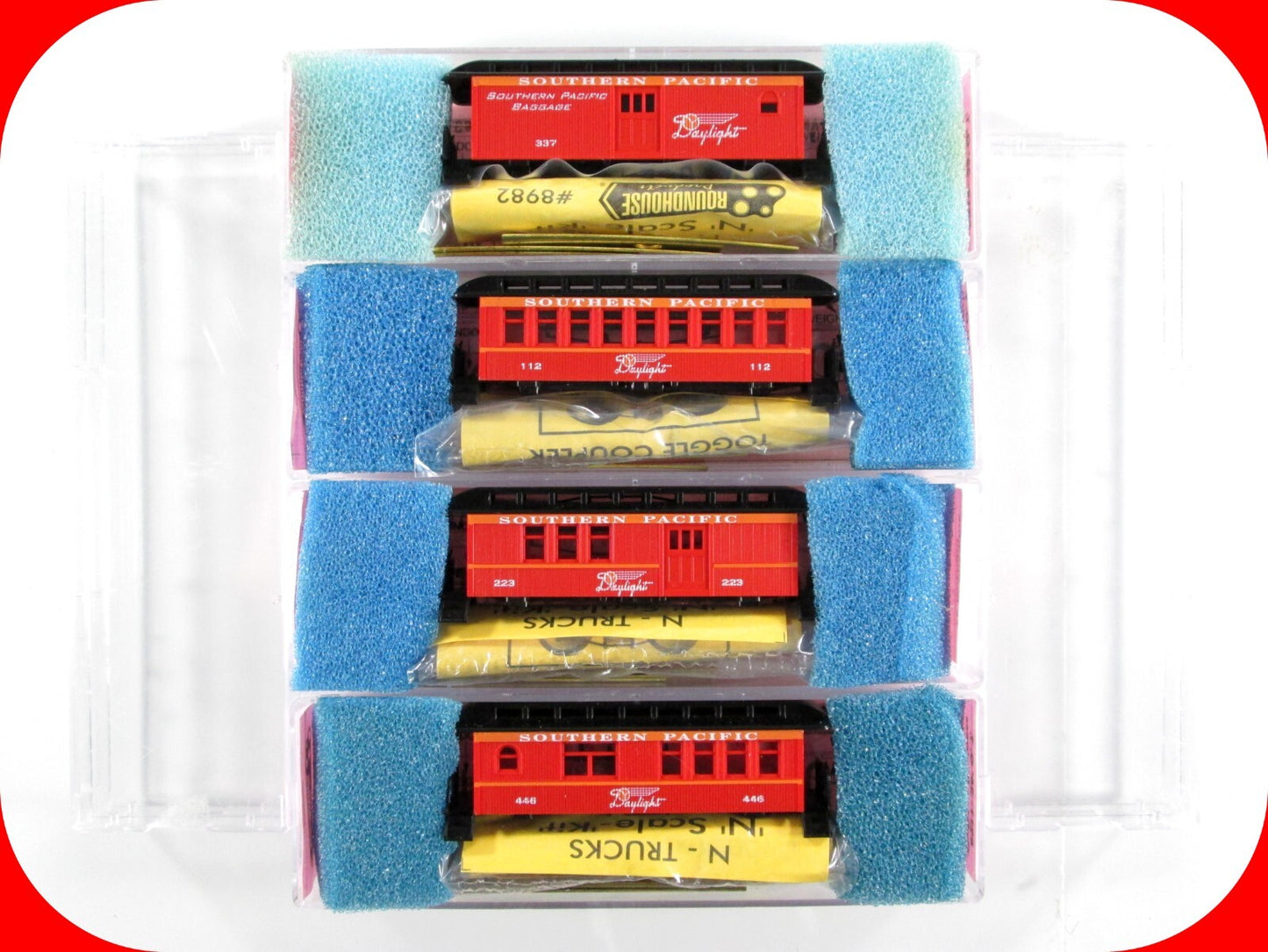 N Scale SOUTHERN PACIFIC DAYLIGHT Overton Passenger Set --Roundhouse  Knuckle Cp