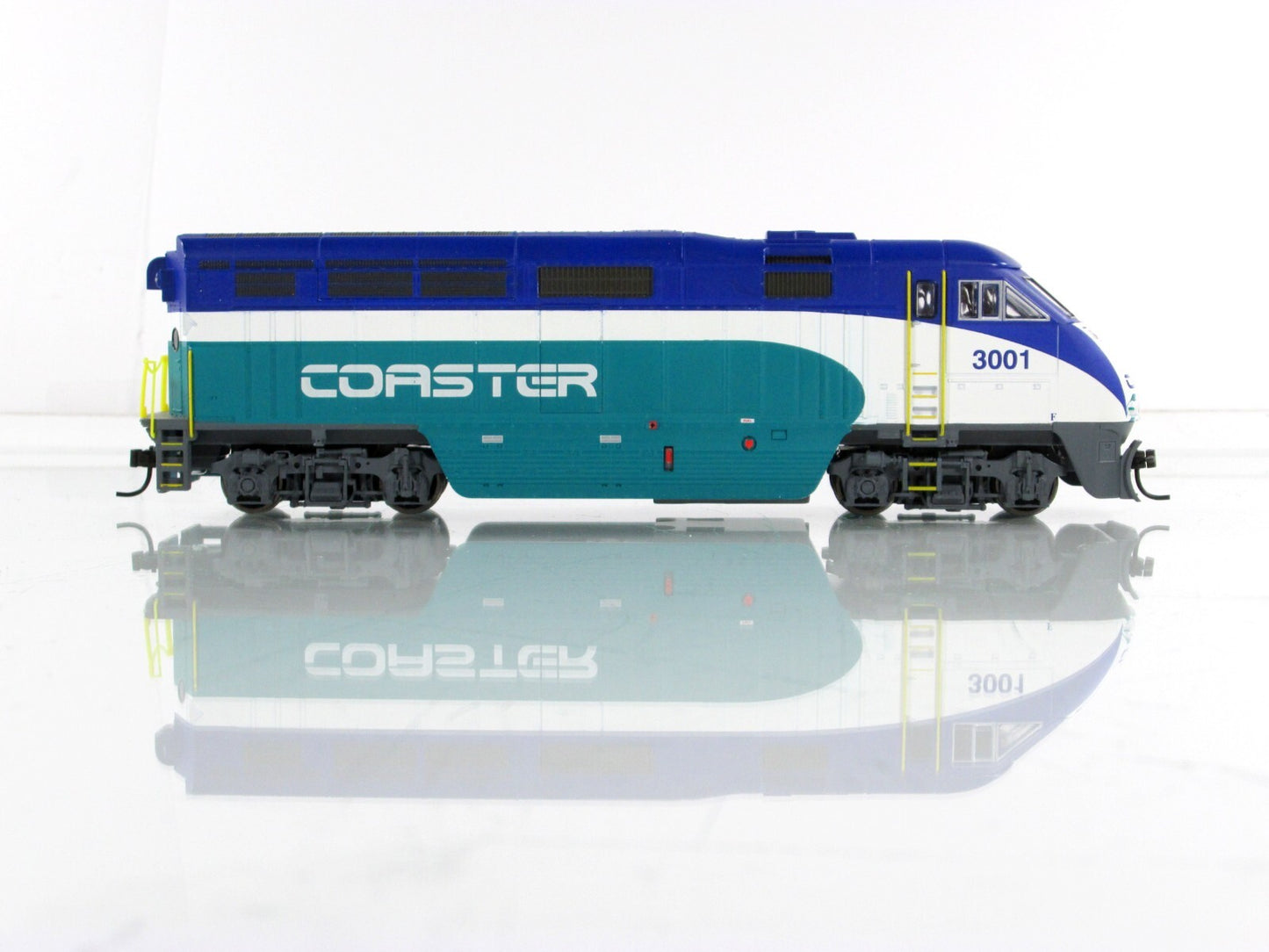 HO Scale ***SAN DIEGO COASTER** F59PHI Locomotive #3001 - Athearn 26297, DCC Rdy