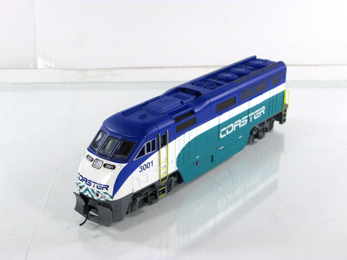 HO Scale ***SAN DIEGO COASTER** F59PHI Locomotive #3001 - Athearn 26297, DCC Rdy