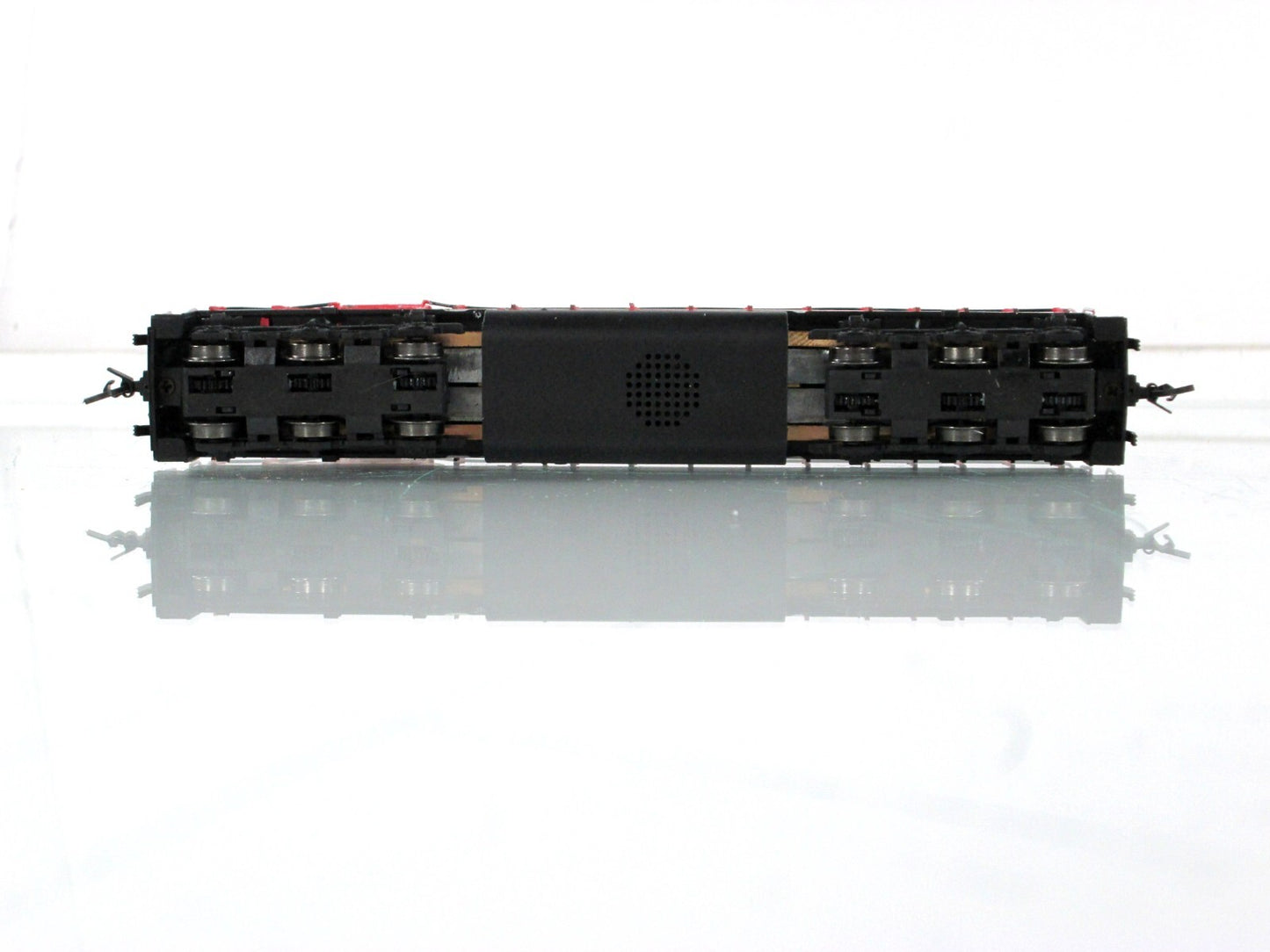 N Scale *CANADIAN PACIFIC* Weathered SD40-2 #5737 - Intermountain 69346, DCC Rdy