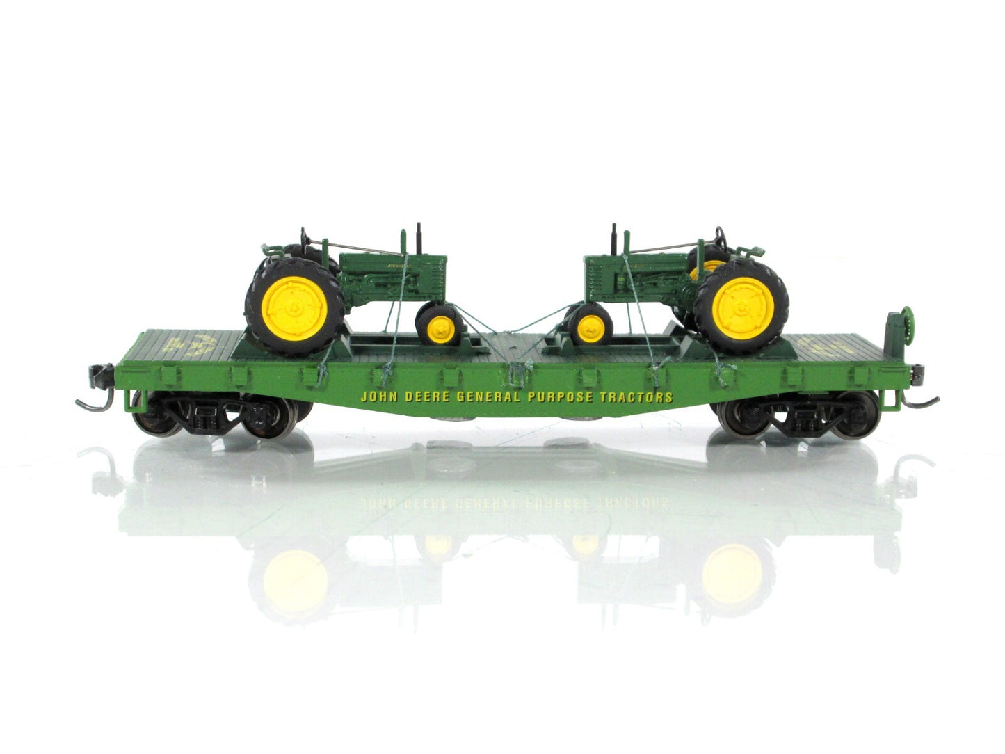 HO Scale ***JOHN DEERE*** 40' Flat Car w/ Tractors --- Athearn, Knuckle Couplers