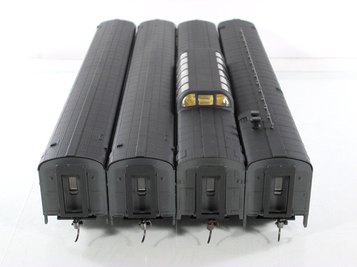 HO Scale **UNION PACIFIC** GRAY Passenger Set A -- Rivarossi R6993, Knuckle Cplr
