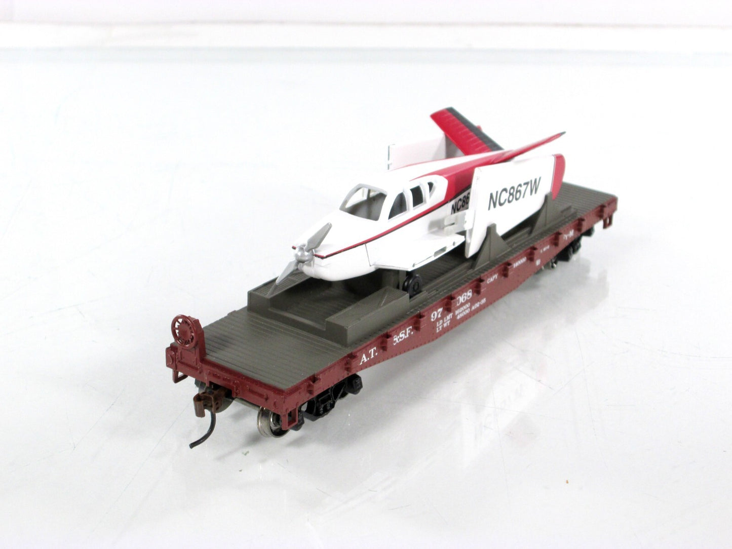 HO Scale ***SANTA FE*** Flat Car w/ Airplane, ATSF 97068 - Athearn 96325 ***RARE