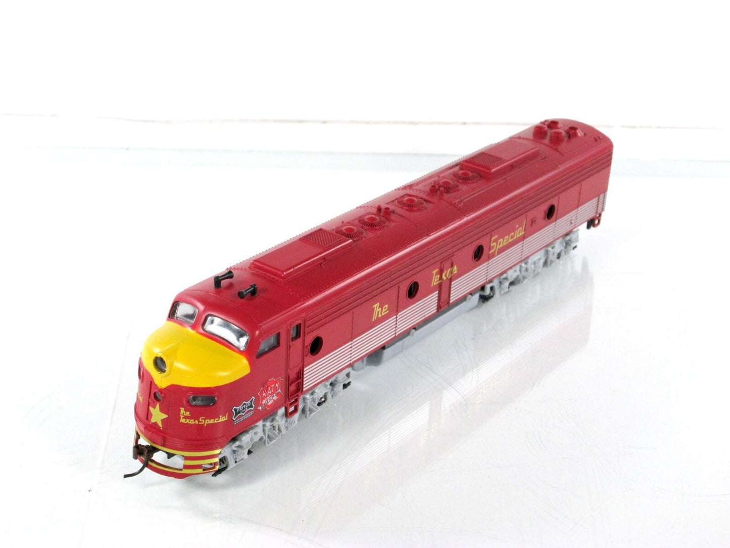 HO Scale **FRISCO-KATY TEXAS SPECIAL** E8 Diesel - IHC 1973, Custom w/ DCC Sound