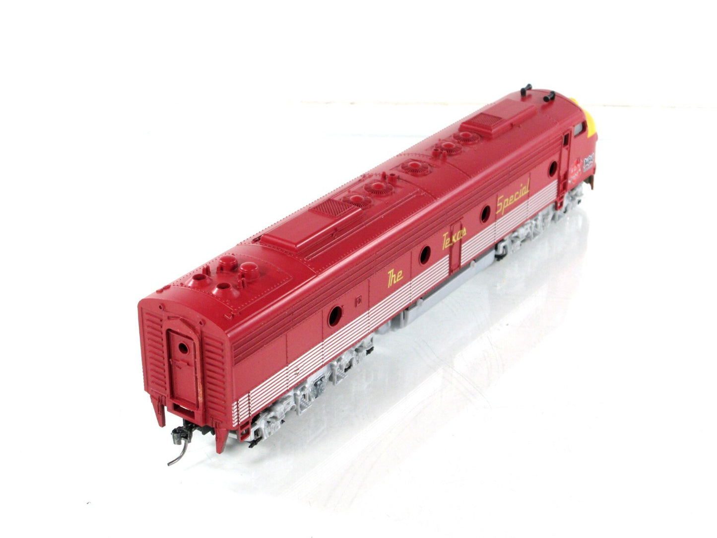 HO Scale **FRISCO-KATY TEXAS SPECIAL** E8 Diesel - IHC 1973, Custom w/ DCC Sound